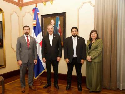 Delegación de alto nivel de EE. UU. inician visita oficial en RD