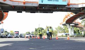 Así ha transcurrido el primer día de la prohibición de girar a la izquierda en la Kennedy con Gómez