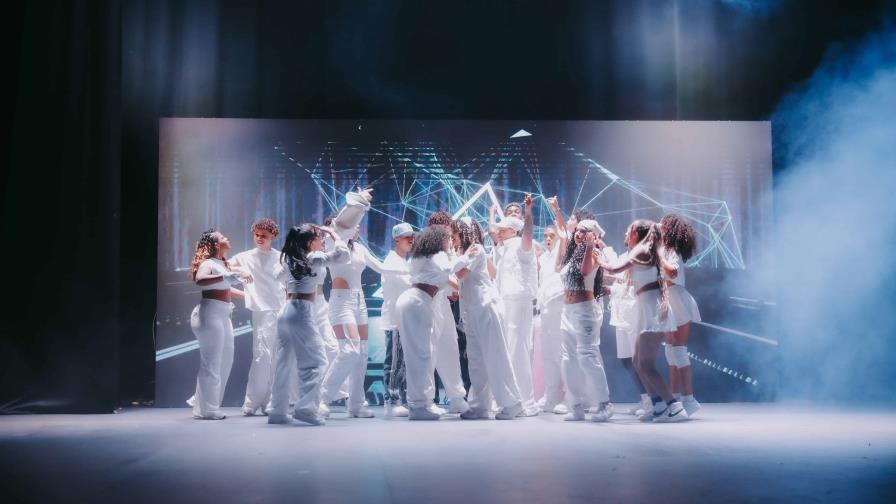 Estudiantes de Núcleo Extremo brillan en show de graduación