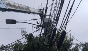 Edesur instala nuevo transformador en El Millón tras denuncia de residentes