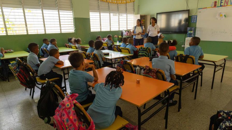 Año escolar 2025-2026 inicia con baja asistencia de estudiantes en algunas escuelas Año escolar 2025-2026 inicia con baja asistencia de estudiantes en algunas escuelas