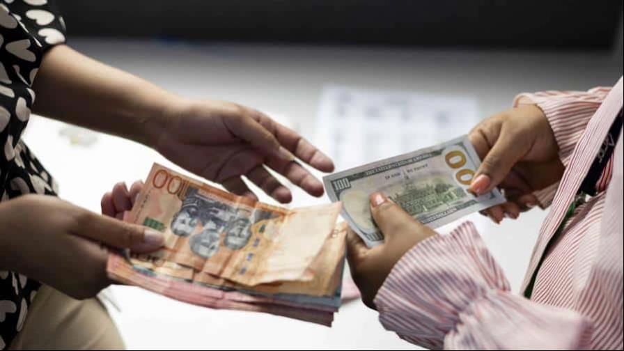 El dólar vuelve a superar los 63 pesos por segunda vez este año El dólar vuelve a superar los 63 pesos por segunda vez este año