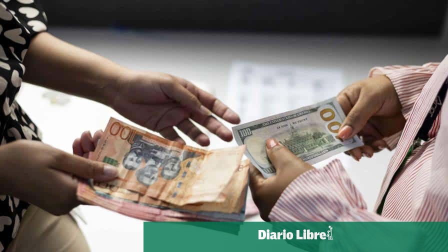 El dólar vuelve a superar los 63 pesos