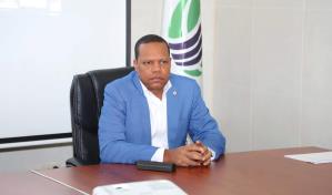 Eddy Alcántara emplaza otra vez a Leonel Fernández a comprobar el precio real del pollo