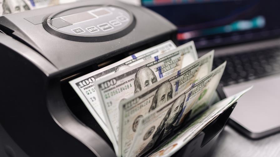 El Gobierno proyectó que el dólar estaría por encima de RD$61 y, el próximo año, sobre los RD$63 El Gobierno proyectó que el dólar estaría por encima de RD$61 y, el próximo año, sobre los RD$63