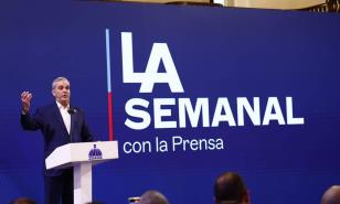 El presidente Luis Abinader dirige LA Semanal con la Prensa