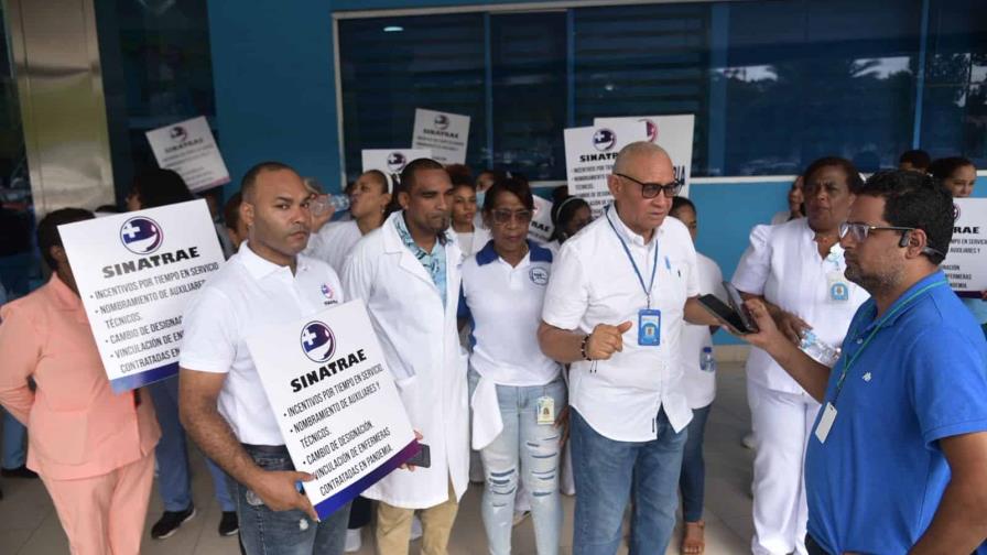Enfermeras del hospital Cabral y Báez paralizan labores en demanda de reivindicaciones
