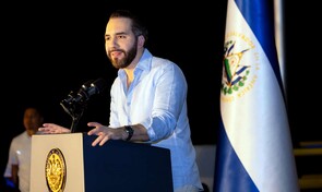 Presidente salvadore&ntilde;o Bukele inscribe precandidatura para tercer mandato, seg&uacute;n partido
