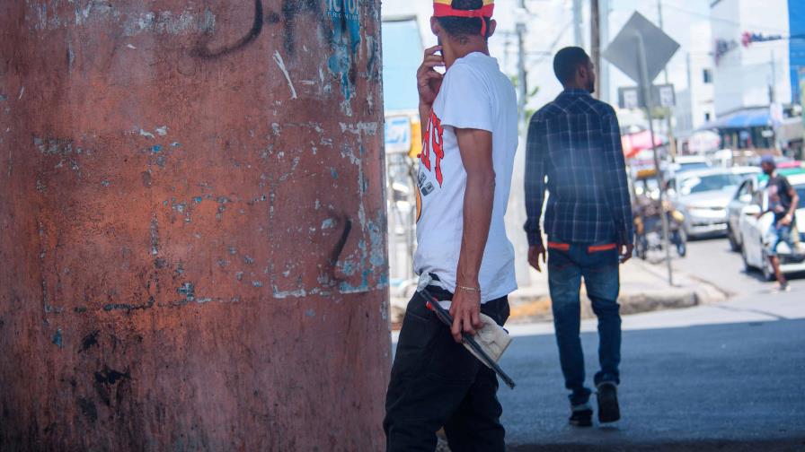 Jóvenes limpiavidrios: una realidad social entre el abandono y falta de oportunidades Jóvenes limpiavidrios: una realidad social entre el abandono y falta de oportunidades