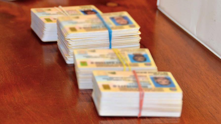 La JCE y el Gobierno buscan asegurar fondos para imprimir la nueva cédula La JCE y el Gobierno buscan asegurar fondos para imprimir la nueva cédula