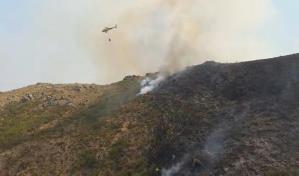 España sufre con incendios una de sus mayores catástrofes medioambientales, dice el Gobierno