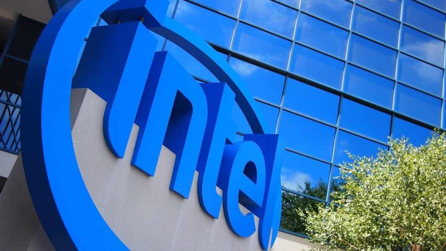 Intel advierte que la participación del Gobierno de EE. UU. supone riesgos para su negocio Intel advierte que la participación del Gobierno de EE. UU. supone riesgos para su negocio