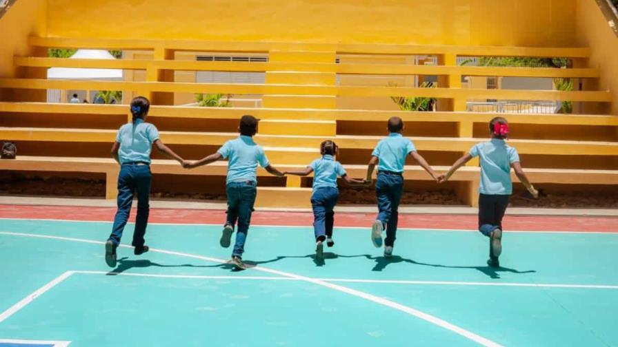 Ministerio de Educación inicia la entrega del bono Arranca a mil Ministerio de Educación inicia la entrega del bono Arranca a mil