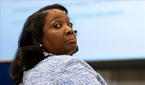 Supremo de EE. UU. escucha argumentos sobre despido de Trump a gobernadora de la Fed