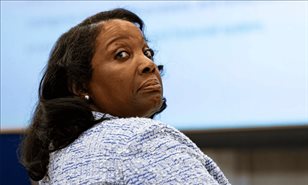 Supremo de EE. UU. escucha argumentos sobre despido de Trump a gobernadora de la Fed