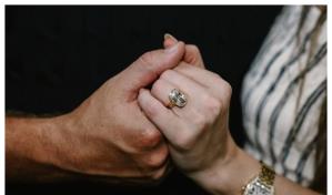 El prometido de Taylor Swift diseñó el anillo de compromiso de diamantes que le entregó a la artista