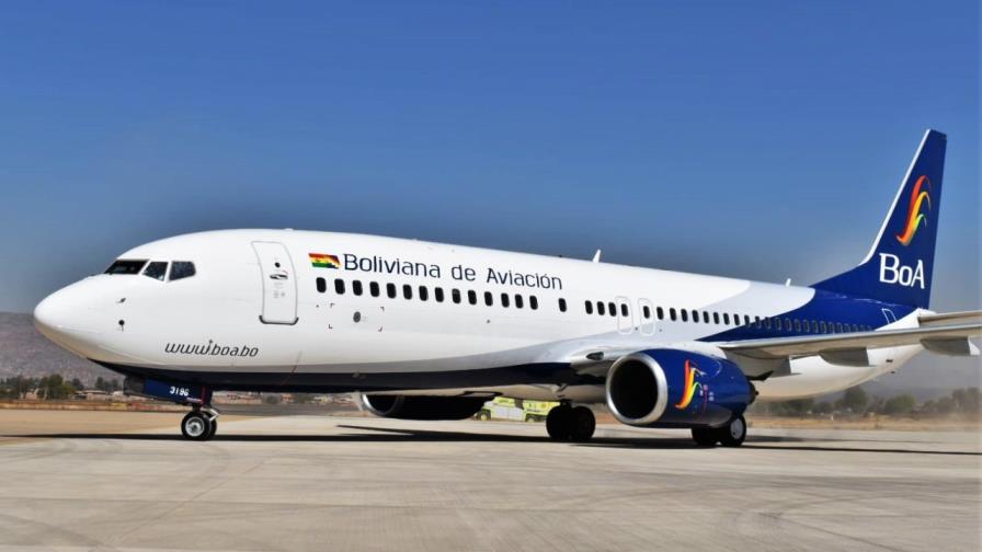 Vuelo de Bolivia a Miami se desvía a Colombia por emergencia médica y fallece un pasajero Vuelo de Bolivia a Miami se desvía a Colombia por emergencia médica y fallece un pasajero
