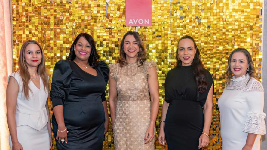 Avon Dominicana presenta su línea renovada Far Away