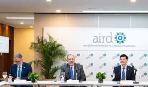 Ministro de Hacienda se reúne con industriales y afirma que su gestión busca fortalecer la economía