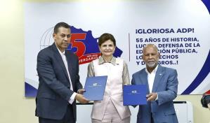 Entregarán 1,444 becas a profesores para que reciban formación tecnológica a nivel medio y avanzado