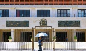 El Gobierno somete aumento de la deuda y gasto en el presupuesto