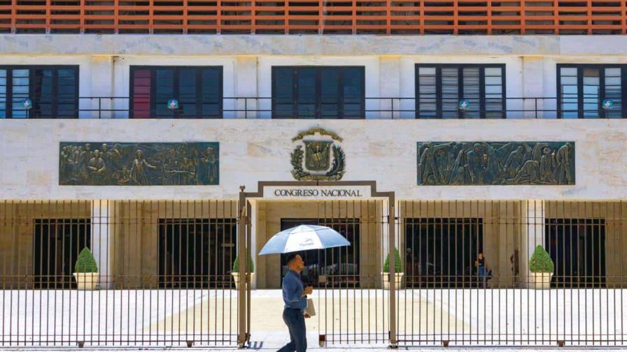 El Gobierno somete aumento de la deuda y gasto en el presupuesto El Gobierno somete aumento de la deuda y gasto en el presupuesto