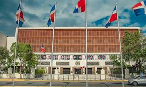 Presentan propuesta al Congreso para aumentar a seis meses la licencia por maternidad