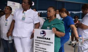 Paro de labores de enfermeras continúa hasta la mañana de este miércoles, advierte su sindicato