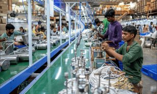 Entran en vigor los aranceles adicionales de EE. UU. a la India por su compra de crudo ruso