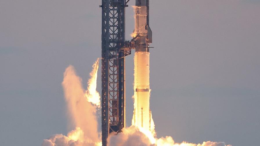 SpaceX logra lanzar megacohete Starship, tras explosiones en anteriores pruebas SpaceX logra lanzar megacohete Starship, tras explosiones en anteriores pruebas