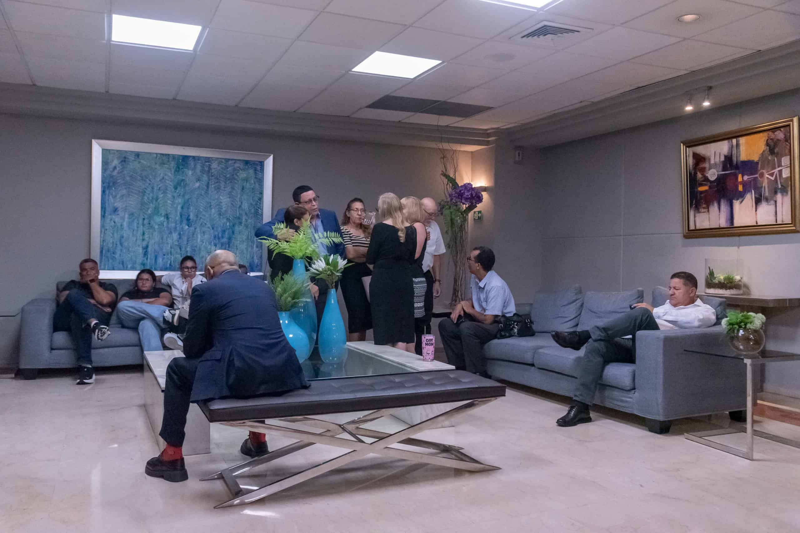 Un grupo de teatristas acudió a despedir a Franklin Domínguez.