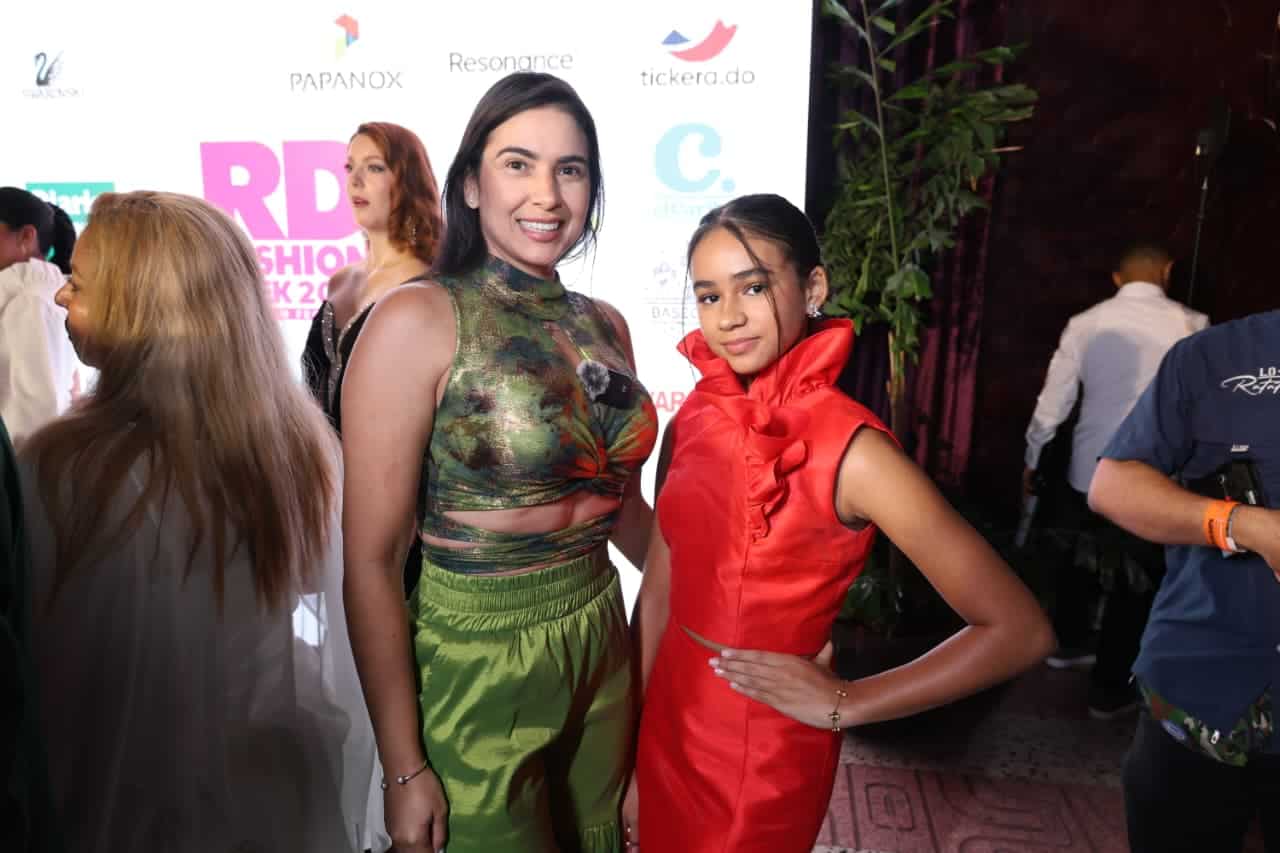 Ana Margarita Gómez y Anamaría García. 