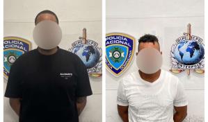 Interpol captura en el AILA cuando intentaban salir del país a dos hombres acusados de matar a tres