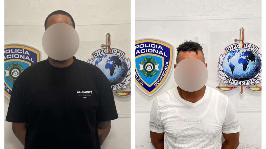 Interpol captura en el AILA cuando intentaban salir del país a dos hombres acusados de matar a tres Interpol captura en el AILA cuando intentaban salir del país a dos hombres acusados de matar a tres