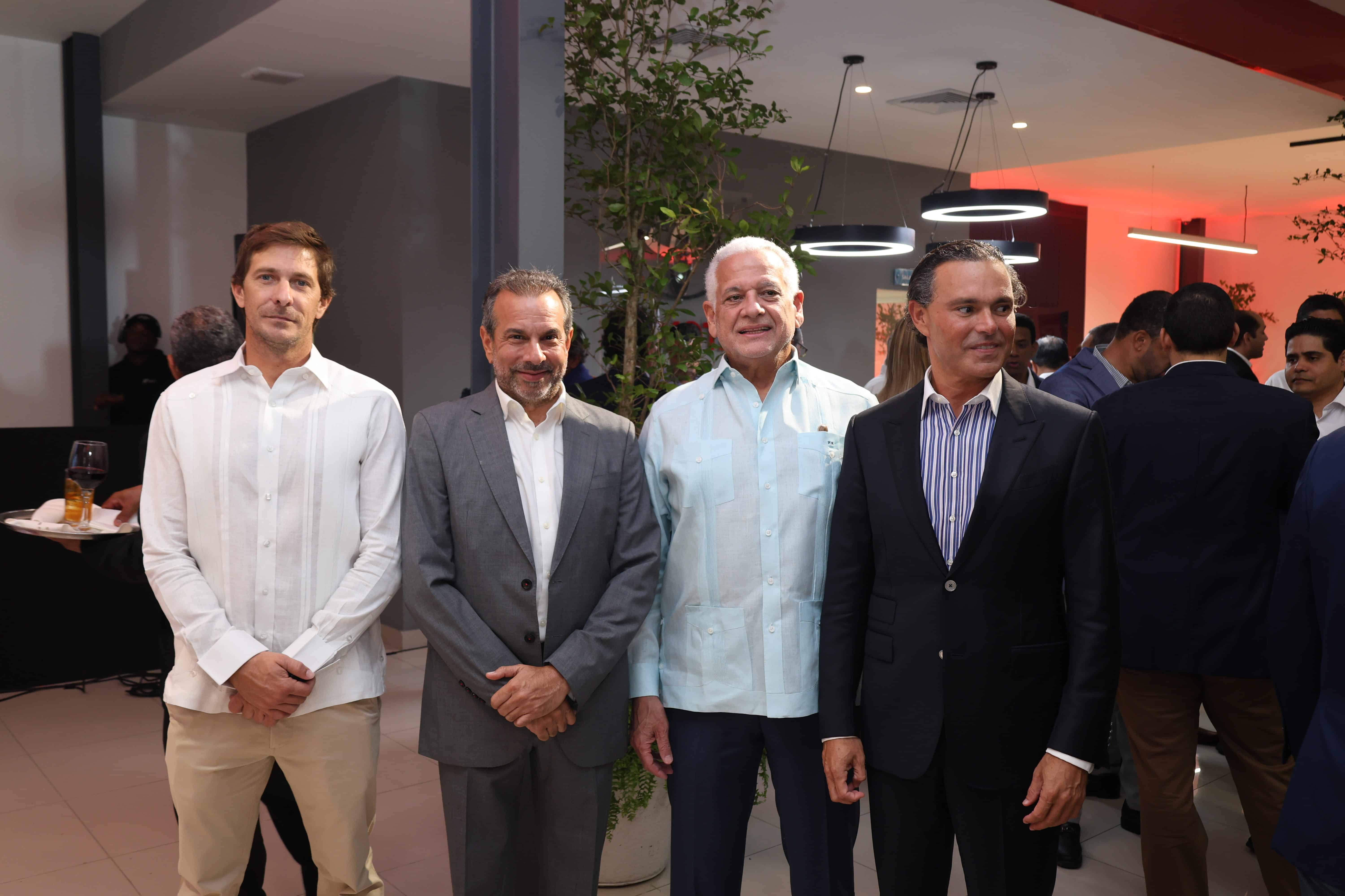 Agustín Arestizabal, Zoilo Hernández, Federico  Ramos y Juan Tomás Díaz.<br>