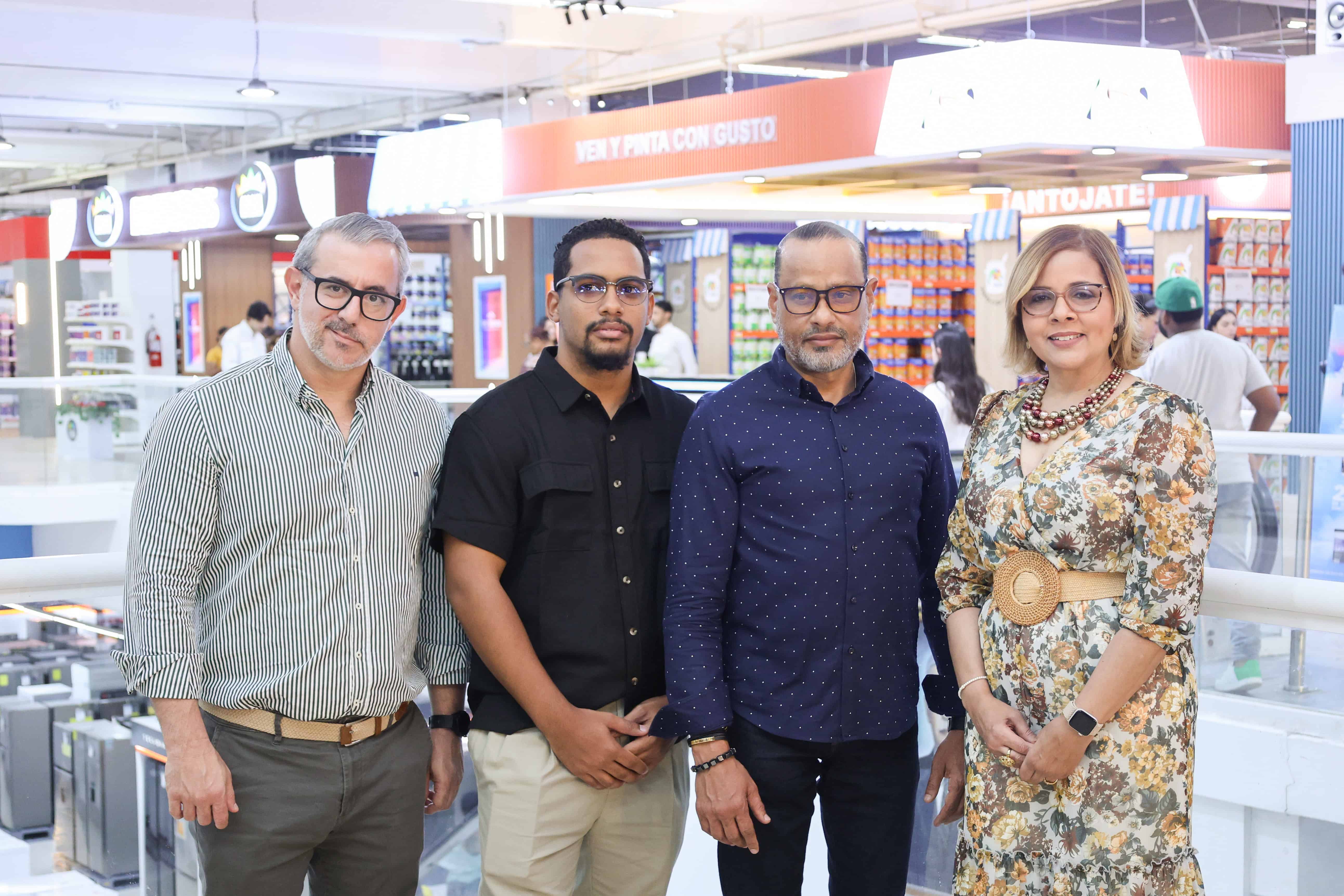 Rodolfo Bueno, Edward Lamarche, Victoria Gamboa, Alex Zapata, José Santiago, Zacarías Santana.
