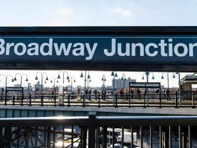 Agresión a anciano en estación de tren de Nueva York