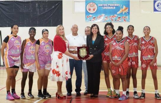 Calero le quita invicto a Los Mina en el final de la vuelta regular del  superior femenino PSD