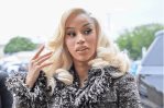Cardi B transforma el juicio civil en viral por el uso de pelucas y uñas