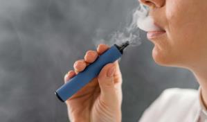 Singapur castigará con 15 latigazos y hasta 20 años de cárcel a proveedores de vapeadores