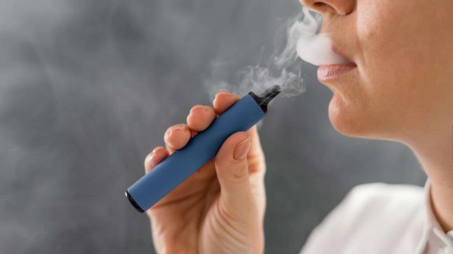 Singapur castigará con 15 latigazos y hasta 20 años de cárcel a proveedores de vapeadores Singapur castigará con 15 latigazos y hasta 20 años de cárcel a proveedores de vapeadores