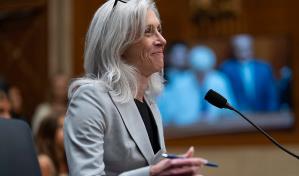 EE. UU. cesa a la directora de la agencia de Control de Enfermedades y dimiten altos cargos