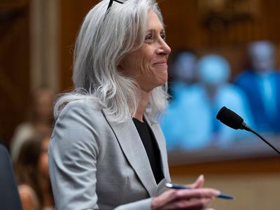 Destituyen en EE. UU. a directora de los CDC