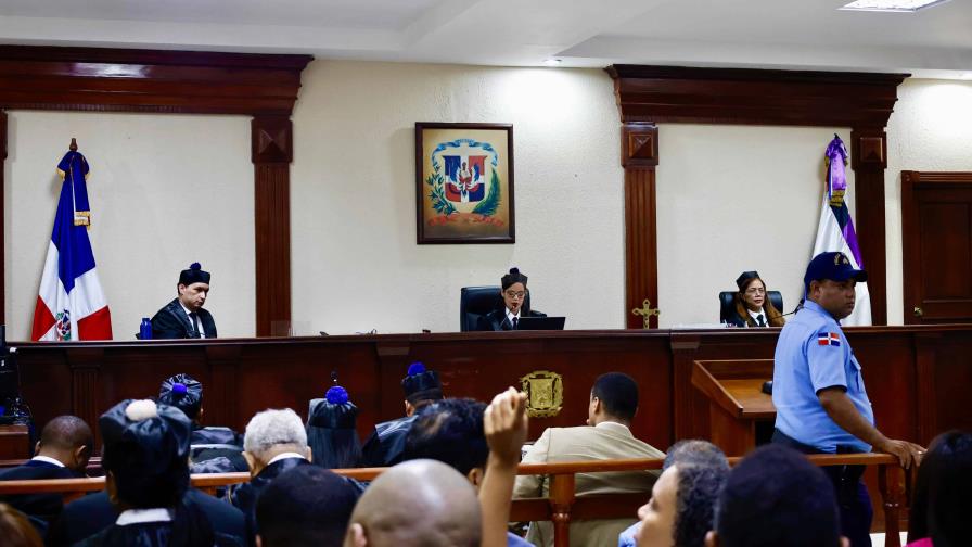 Imponen entre 10 y seis años de prisión a acusados de borrar antecedentes penales en la Procuraduría Imponen entre 10 y seis años de prisión a acusados de borrar antecedentes penales en la Procuraduría