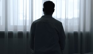 Mi pareja enviudó, pero no quiere avanzar