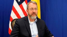 Diplomático de EE. UU. cree que todo el mundo espera la caída de Maduro pero no es el momento
