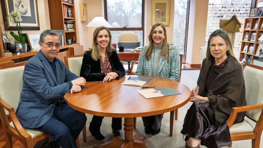 La Escuela Superior de Música Reina Sofía y la Fundación Sinfonía firman convenio La Escuela Superior de Música Reina Sofía y la Fundación Sinfonía firman convenio