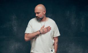 Santiago Cruz celebra 15 años de Cruce de caminos con un álbum grabado en vivo