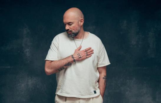 Santiago Cruz celebra 15 años de Cruce de caminos con un álbum grabado en vivo