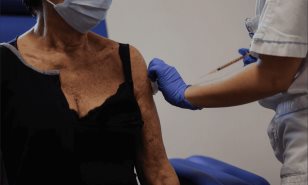 EE. UU. aprueba nuevas vacunas anticovid pero las limita a población con riesgos de salud